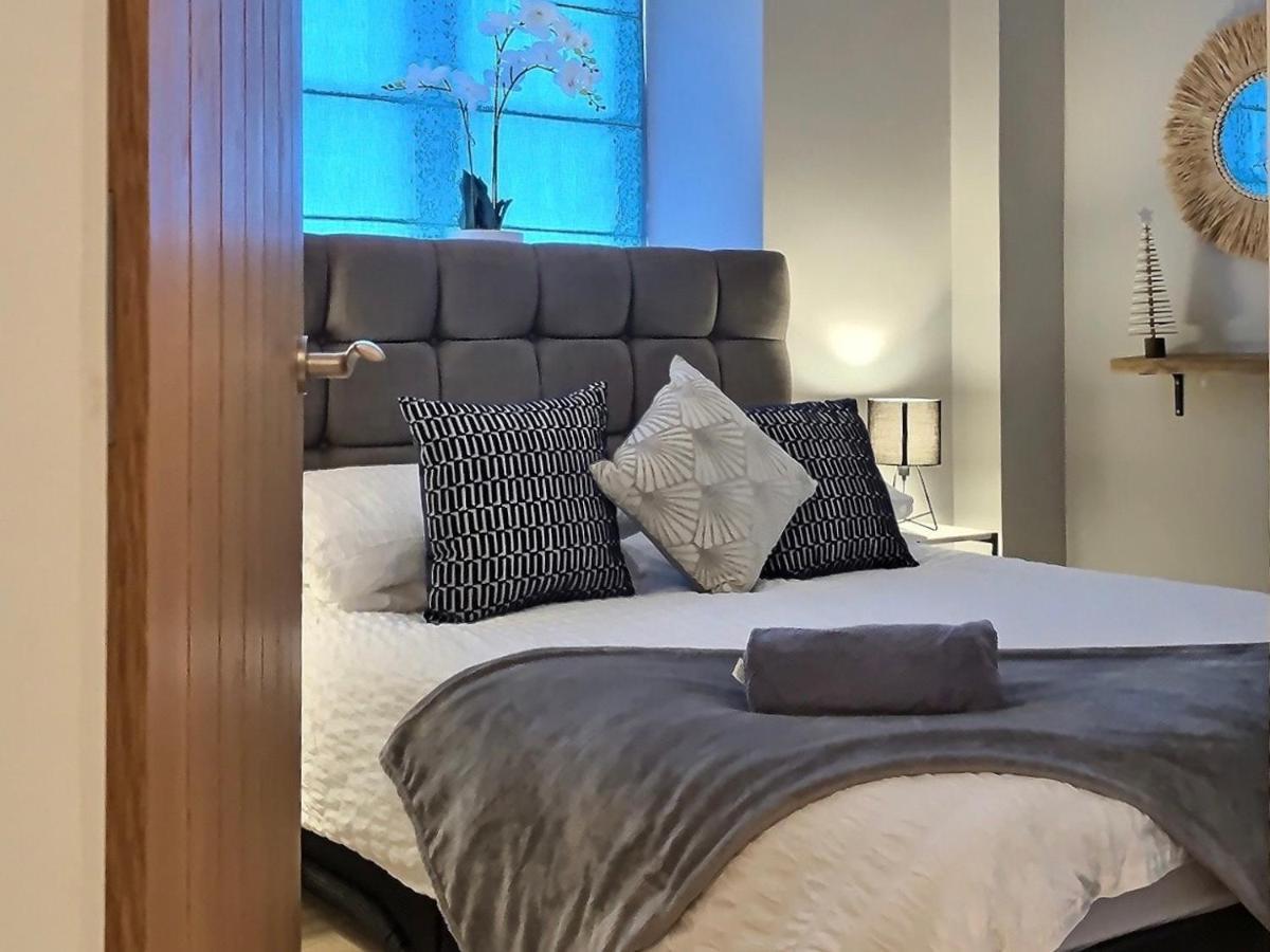 チッピング・ノートンCotswold Chapel, Sleeps Up To 5 In Kingsize Bedsアパートメント エクステリア 写真