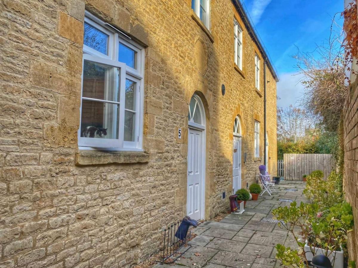 チッピング・ノートンCotswold Chapel, Sleeps Up To 5 In Kingsize Bedsアパートメント エクステリア 写真