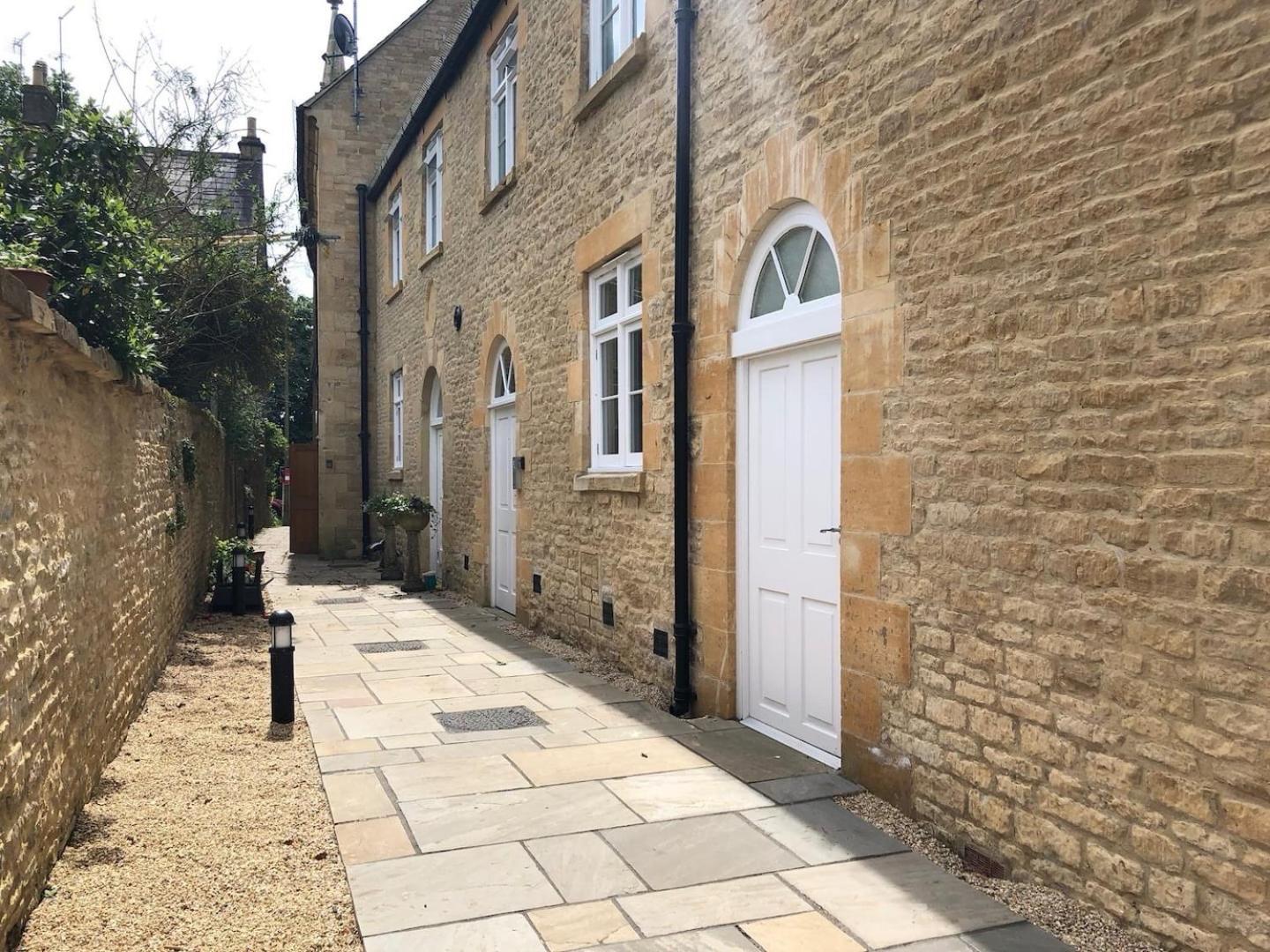 チッピング・ノートンCotswold Chapel, Sleeps Up To 5 In Kingsize Bedsアパートメント エクステリア 写真